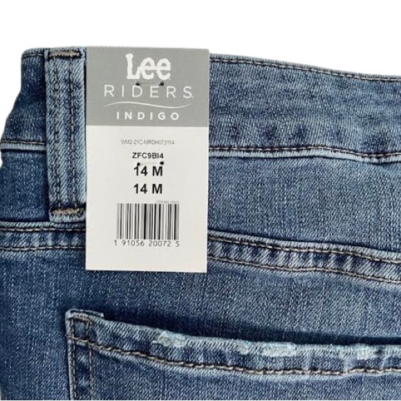 Wmn’s Cropped Lee Riders Capri Jeans - Picture 8 of 16